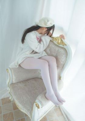 欧美吻美女美足图片_高清免费在线观看